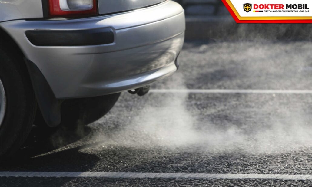 Faktor Utama Penyebab Asap Mobil Bau Bensin Serta Solusi untuk Mengatasinya