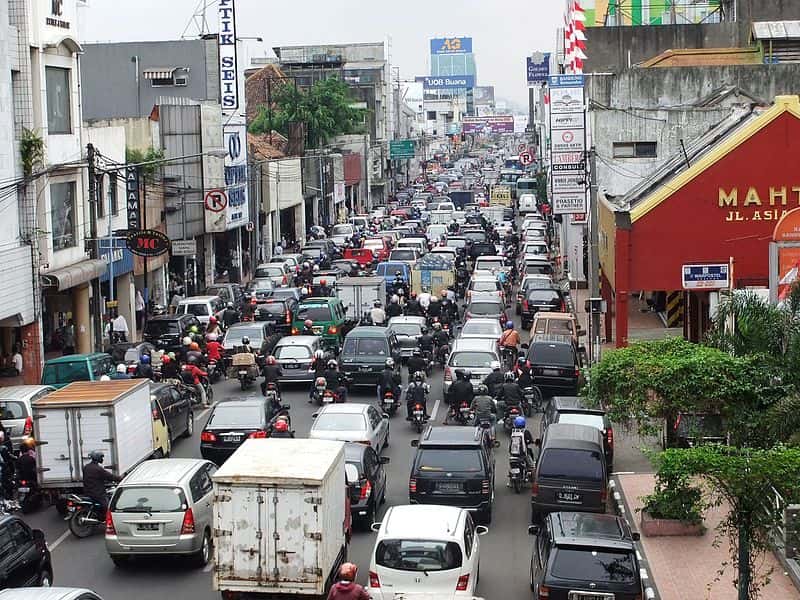 AC Mobil Tidak Dingin Saat Macet