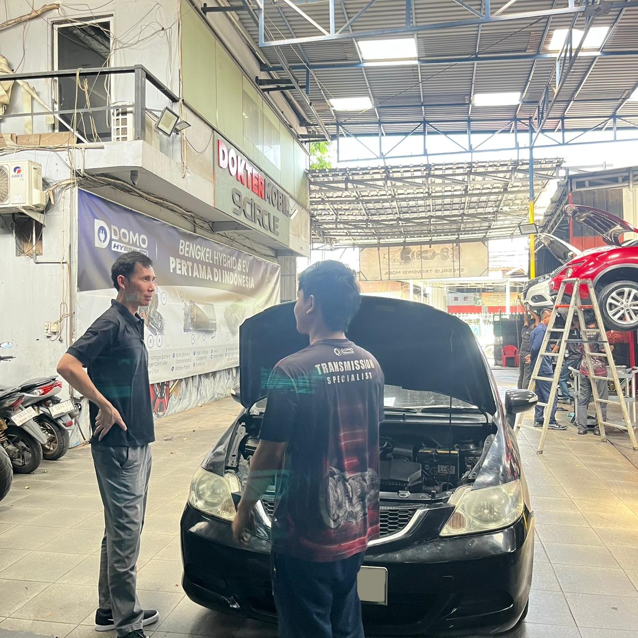 Bengkel Kaki Kaki Mobil Cibinong Ahli Menghilangkan Bunyi Nggak Enak! 1 Bengkel Kaki Kaki Mobil Cibinong Ahli Menghilangkan Bunyi Nggak Enak!