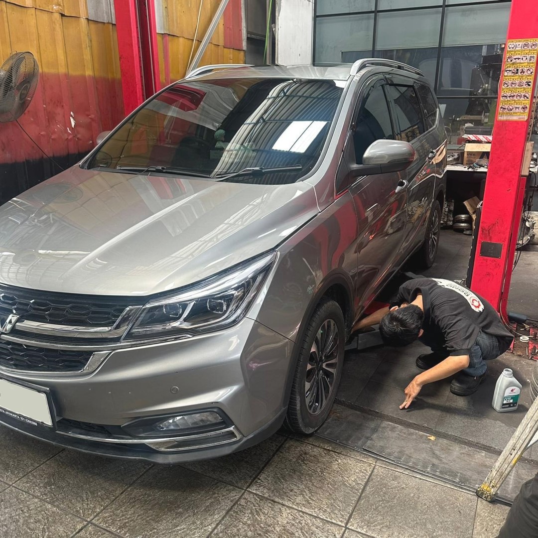 Getaran Hilang di Bengkel Kaki Kaki Mobil Voxy Cibinong dengan Teknisi Ahli 1 Getaran Hilang di Bengkel Kaki Kaki Mobil Voxy Cibinong dengan Teknisi Ahli