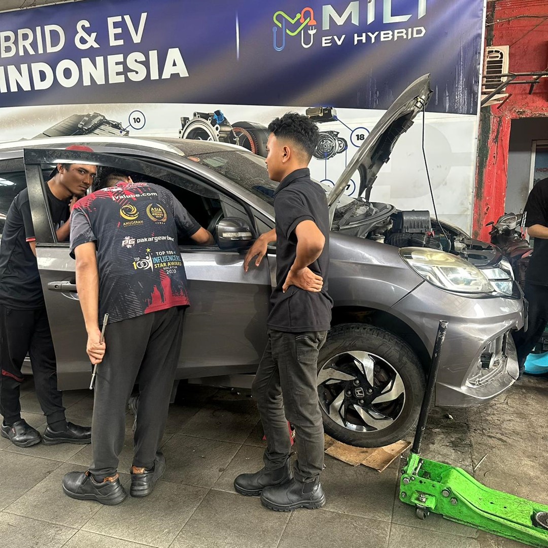 Mobil Lebih Seimbang di Bengkel Kaki Kaki Mobil Brio Cibinong 1 Mobil Lebih Seimbang di Bengkel Kaki Kaki Mobil Brio Cibinong
