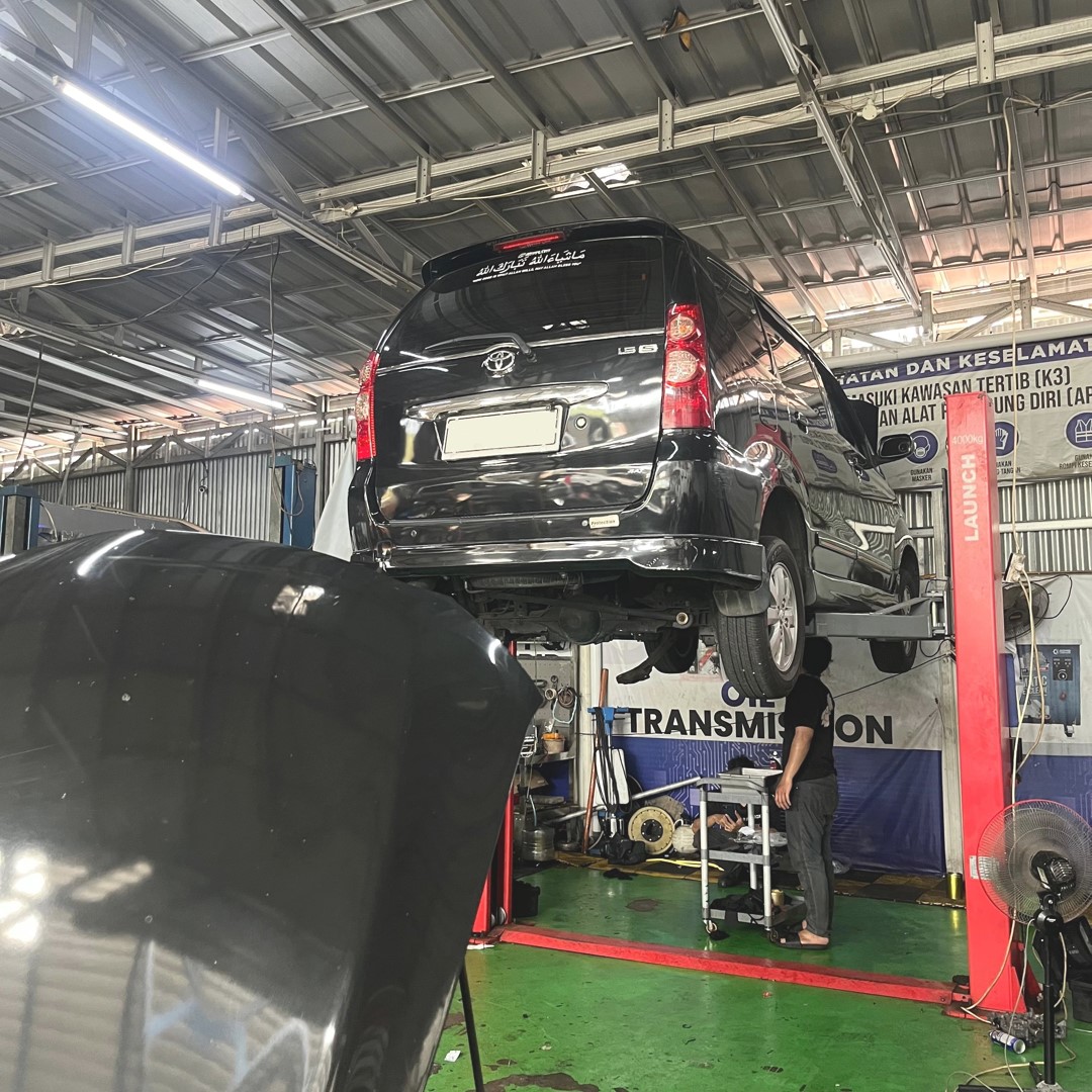 Unggul! Bengkel Mobil Mitsubishi Cibinong Profesional 1 Mobil 1 Teknisi