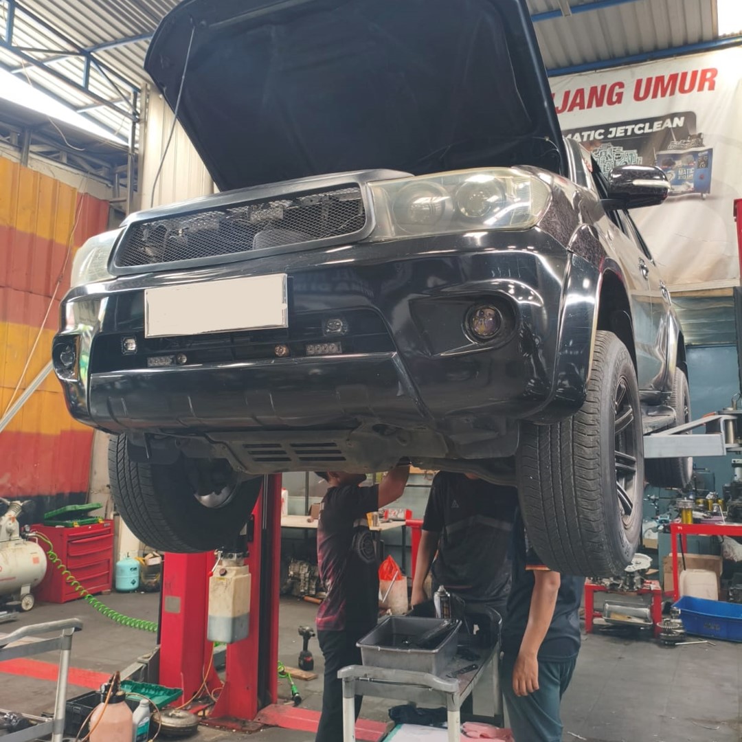 Bikin Stabil Lagi di Bengkel Kaki Kaki Mobil Ertiga Cibinong Paling Dicari