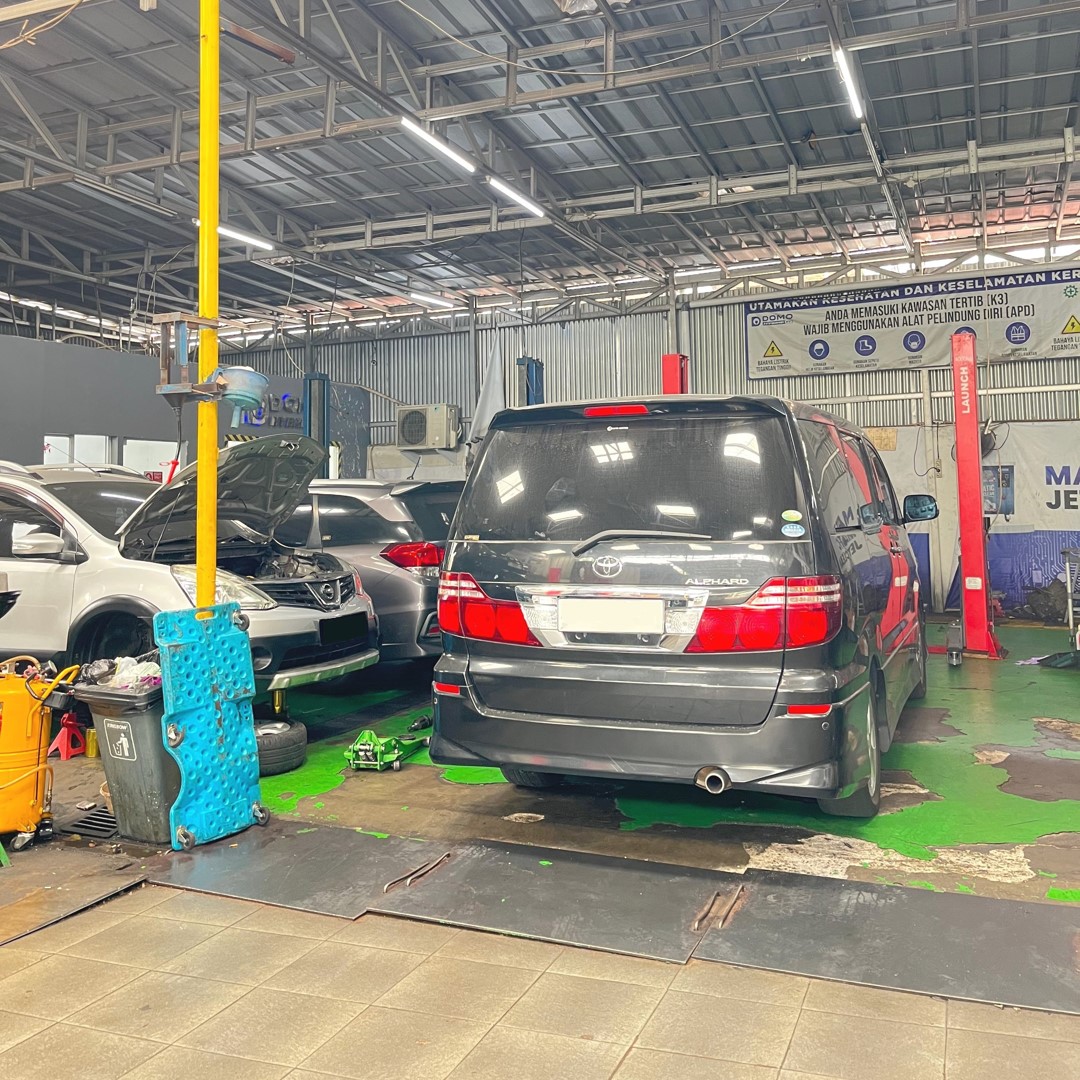 Pemeriksaan Detail di Bengkel Kaki Kaki Mobil KIA Carens Cibinong Terpercaya 1 Pemeriksaan Detail di Bengkel Kaki Kaki Mobil KIA Carens Cibinong Terpercaya