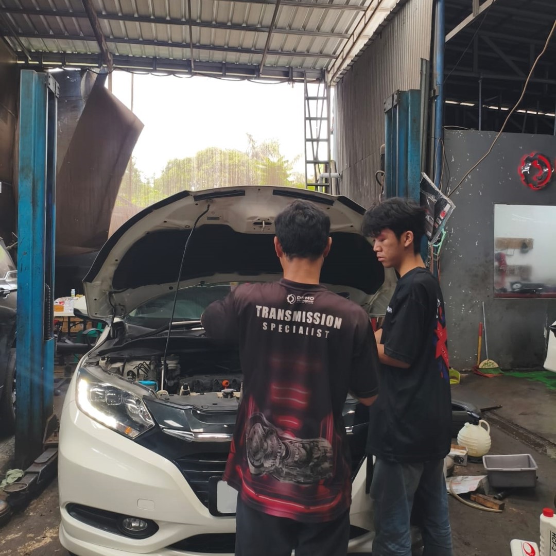 Tie Rod Oblak? Bengkel Kaki Kaki Mobil HRV Cibinong Punya Solusinya! 1 Tie Rod Oblak? Bengkel Kaki Kaki Mobil HRV Cibinong Punya Solusinya!